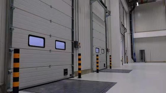 kopen 0.4mm gegalvaniseerd staal industriële sectiedeuren RAL9006 / RAL9002 Kleur online manufacture