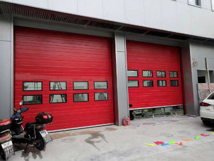 Automatische geïsoleerde sectiedeuren sandwich industriële fabriek deur op maat