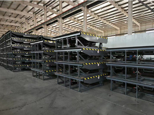 Grijs vrachtwagen hydraulische dock leveler voor gemakkelijk laden en lossen IP55