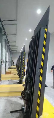 Hydraulische verticale ladingdockniveler voor koudopslagplatforms