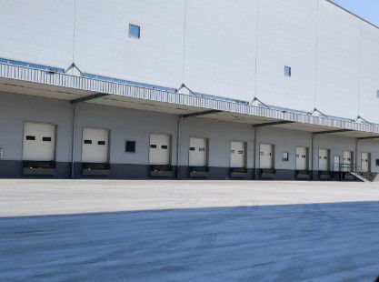ISO 9001 Grijs Hydraulisch Dock Leveler 6800kg Truck Level Loading Dock