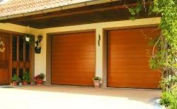 Warm verkoop sectioneel garagedeur met geïsoleerd PU-schuimpaneel