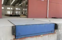 Energiezuinige hydraulische dokniveler voor een soepel laden