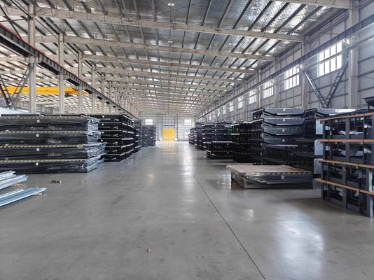 Aanpasbare dock leveler voor veilige en soepele dock-to-trailer verbinding statische belasting 13600k