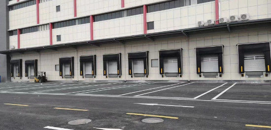 Logistiek Geïsoleerde sectiedeur Industrieel magazijndeuren
