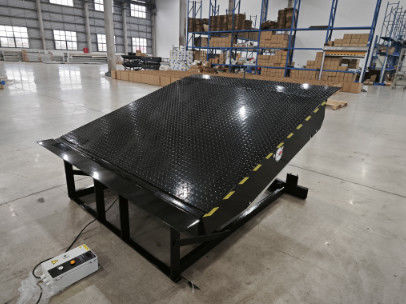 Zwart Hydraulisch Dock Leveler Aanpasbaar Hydraulisch Dock Lift Platform