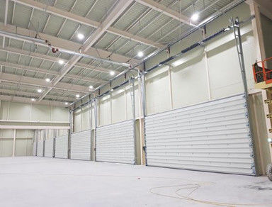 Deeltjespoort voor industriële opslag Automatische poort van commercieel staal