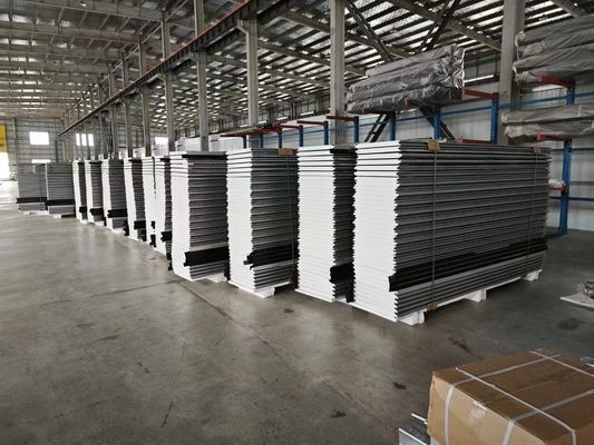 Automatische metalen garagedeur